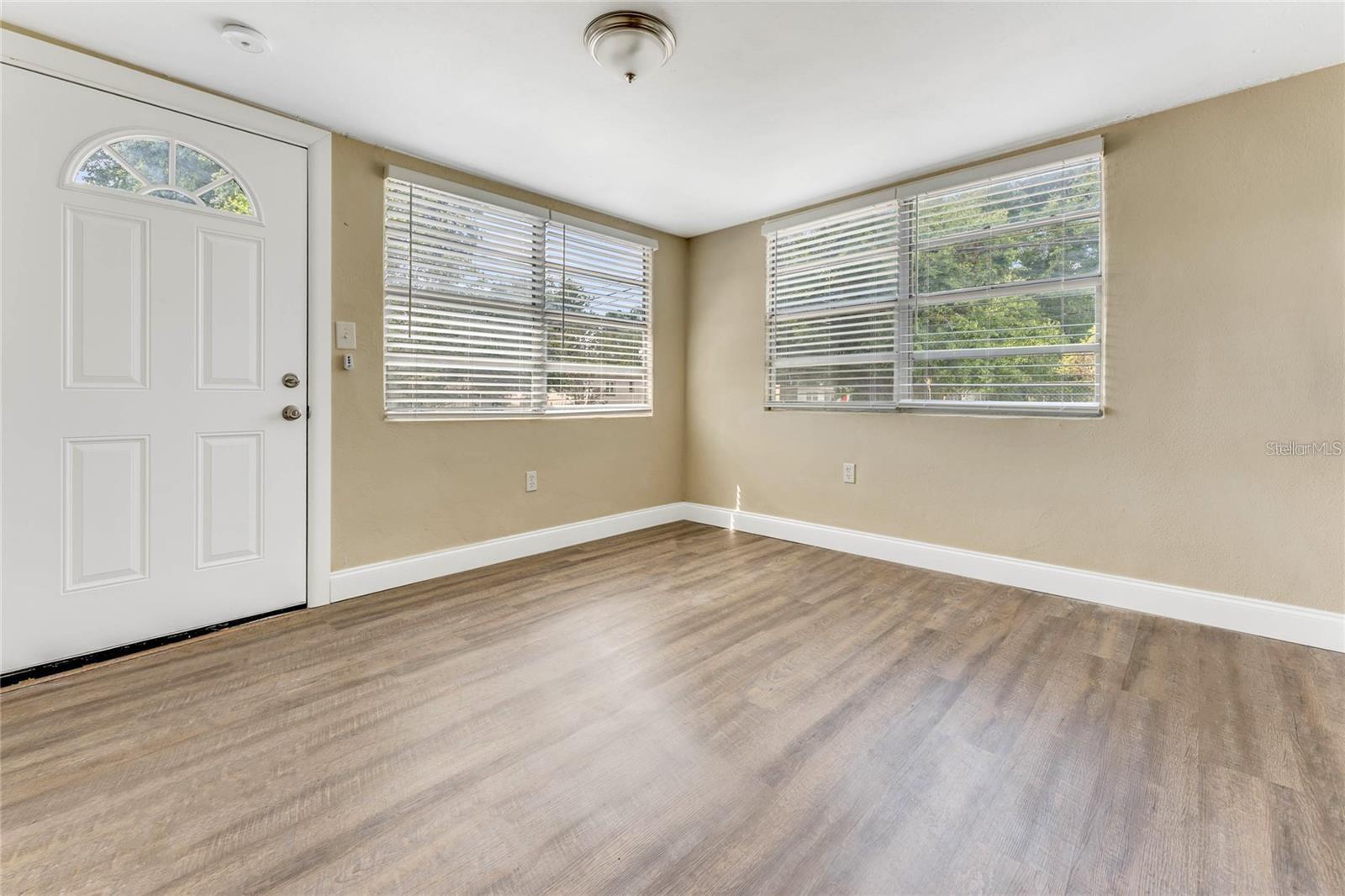 Image 16 of 23 For 3703 Auburndale Avenue