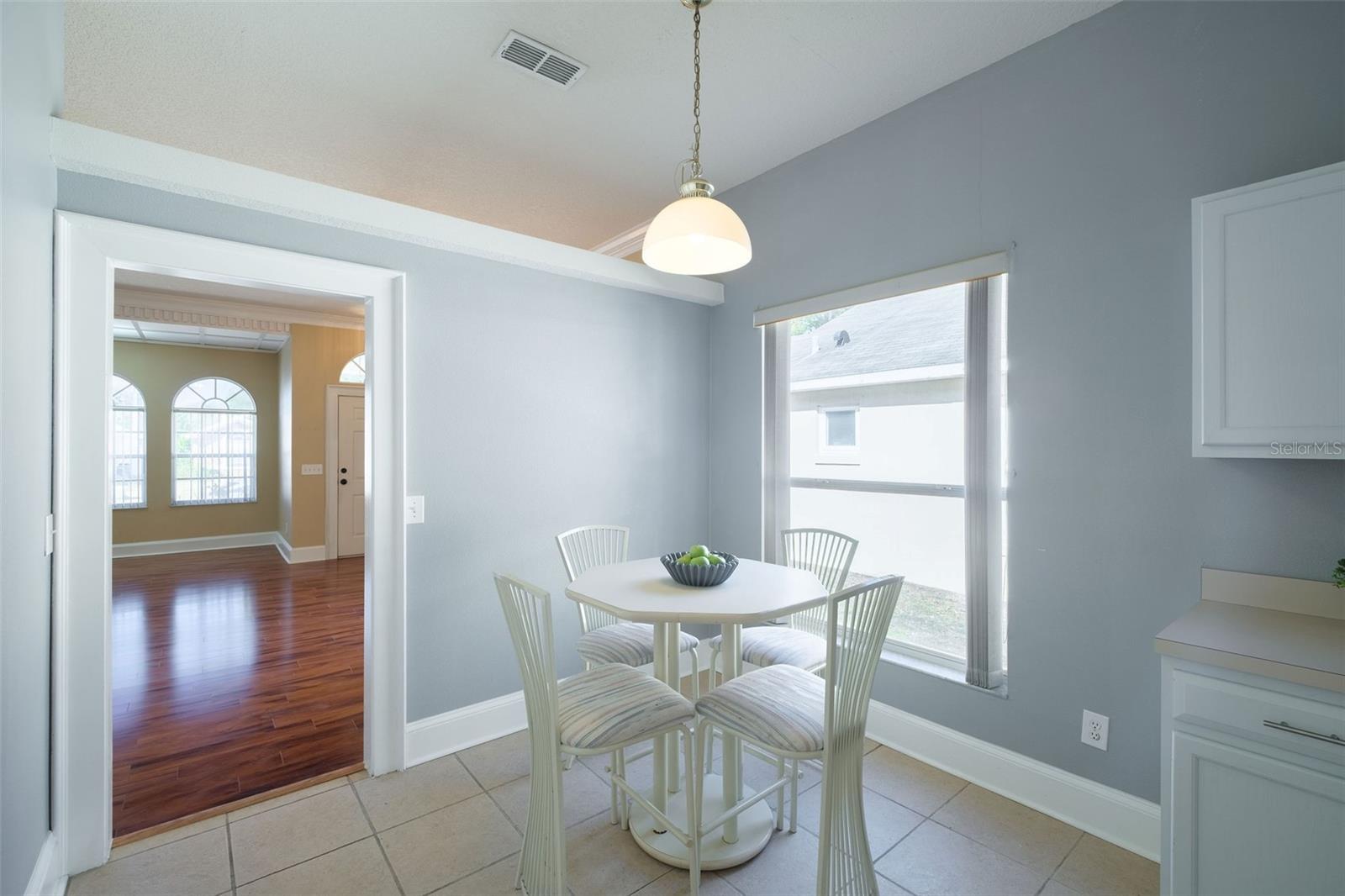 Listing photo id 12 for 2039 Cobblefield Circle