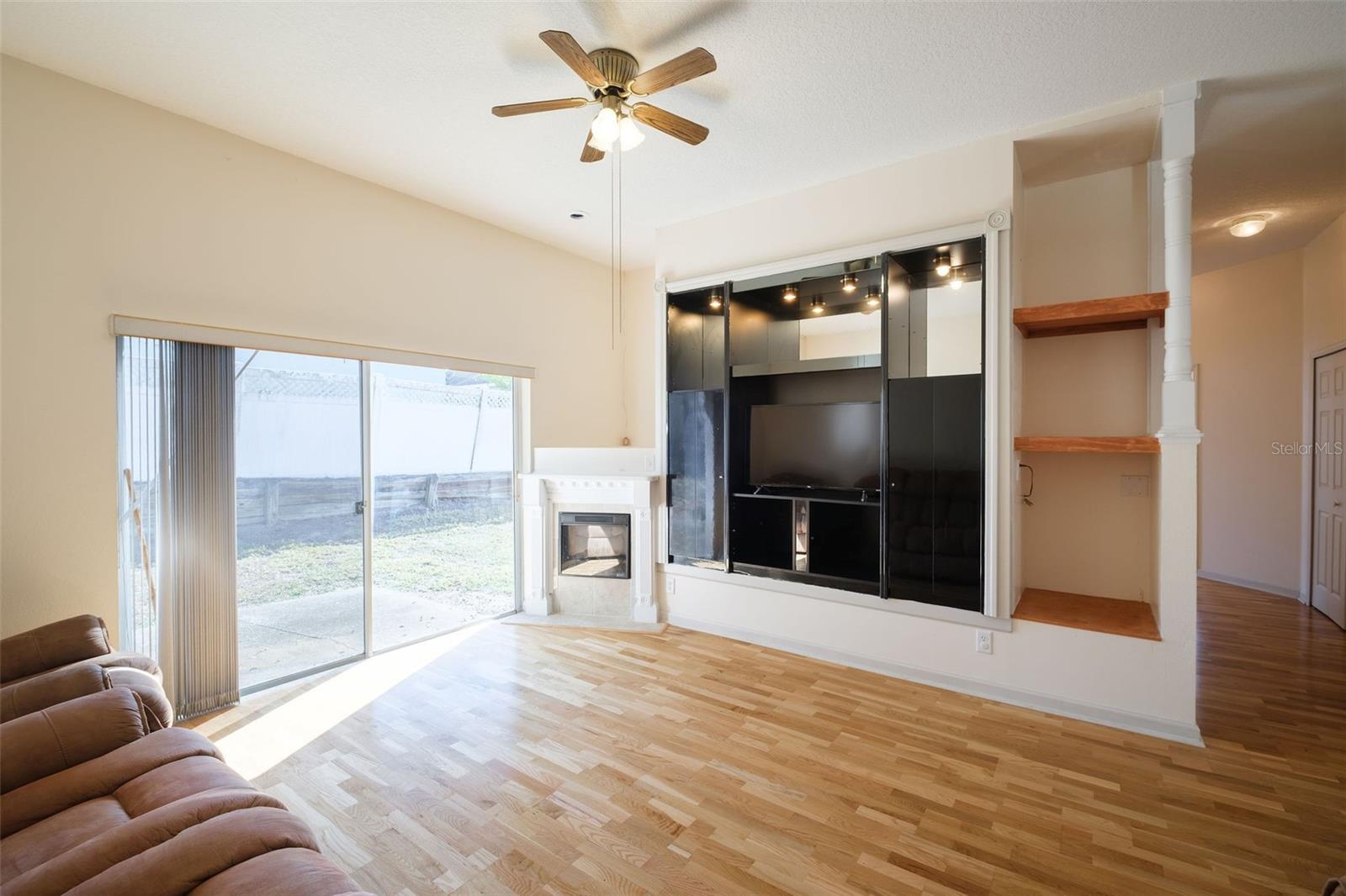 Listing photo id 13 for 2039 Cobblefield Circle