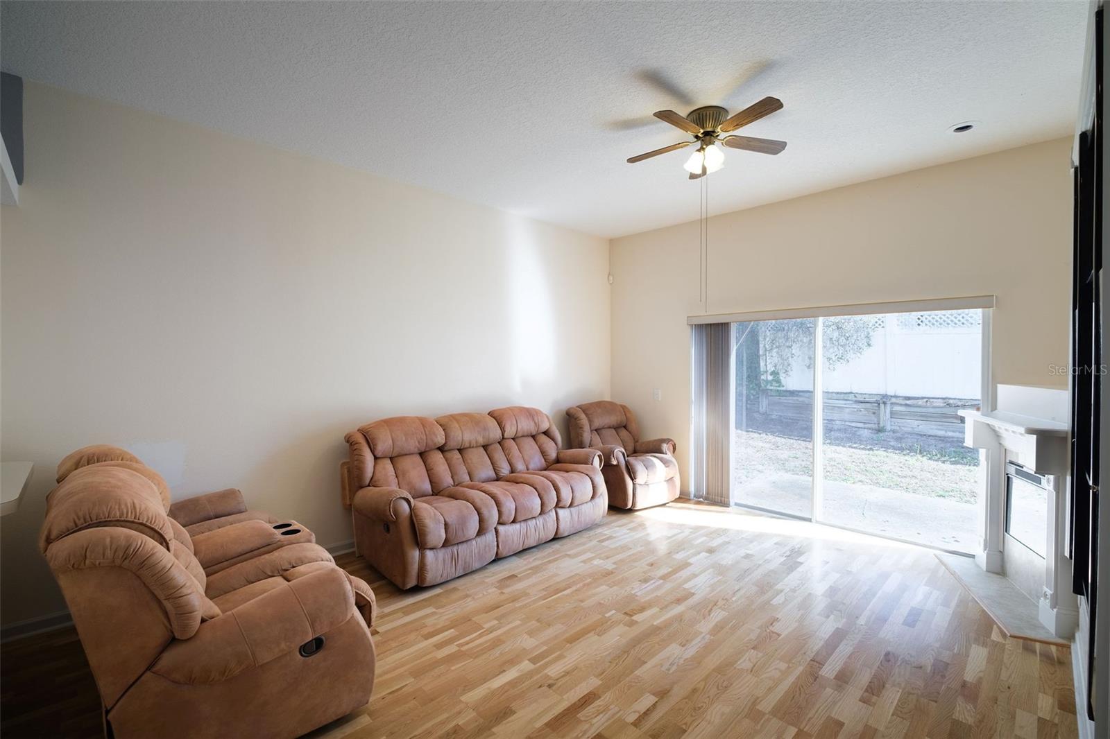 Listing photo id 14 for 2039 Cobblefield Circle