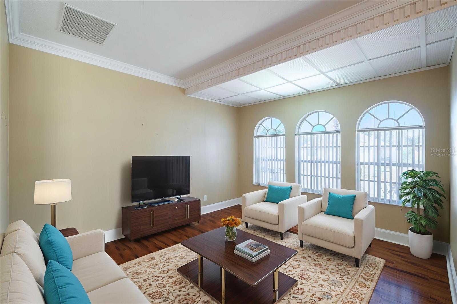 Listing photo id 4 for 2039 Cobblefield Circle