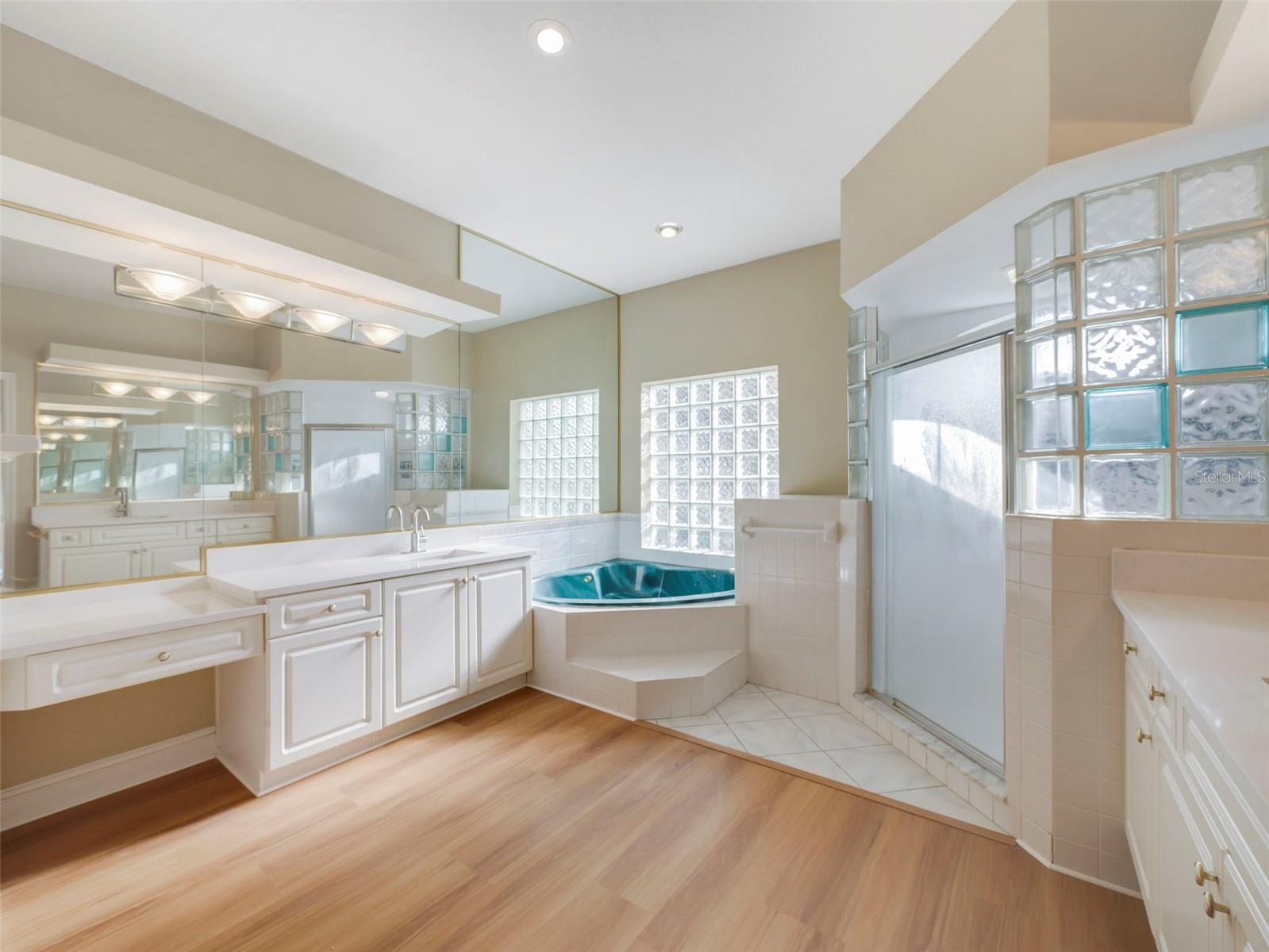 Image 16 of 26 For 7871 Canyon Lake Circle