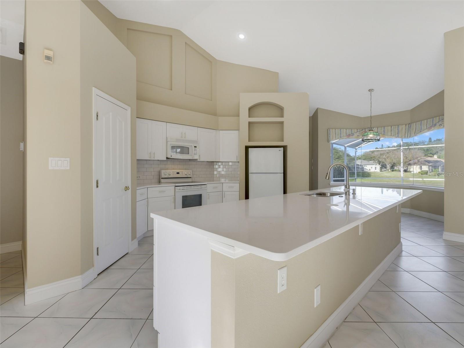 Image 6 of 26 For 7871 Canyon Lake Circle