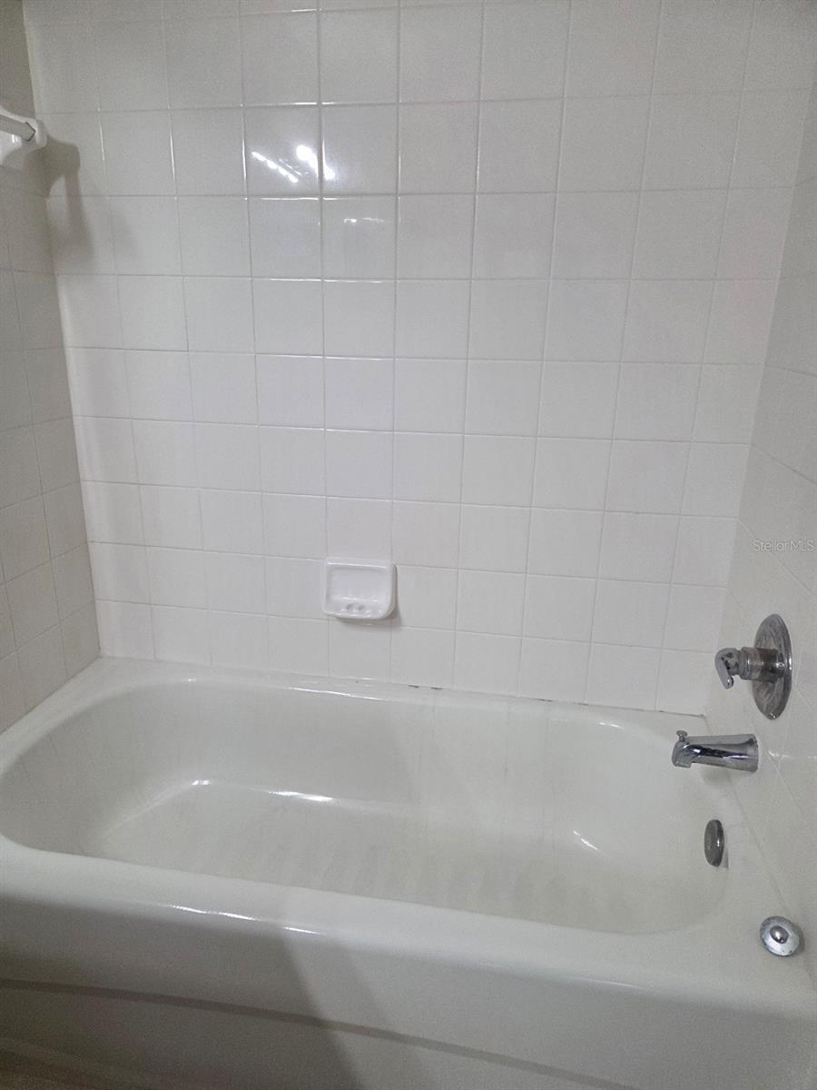 Image 10 of 14 For 9037 Lee Vista Boulevard 1604