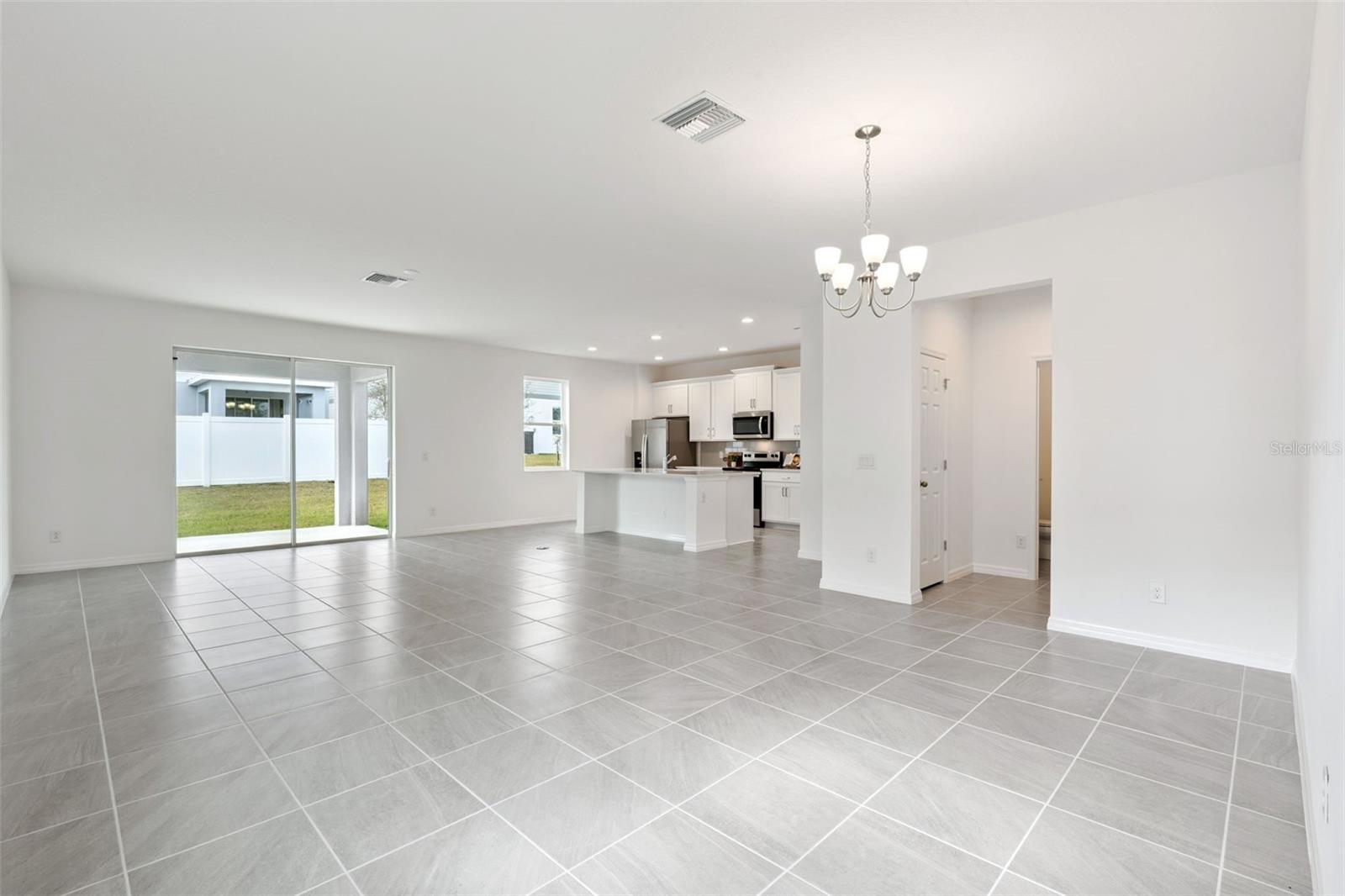 Image 10 of 39 For 7028 Rolling Leaf Road