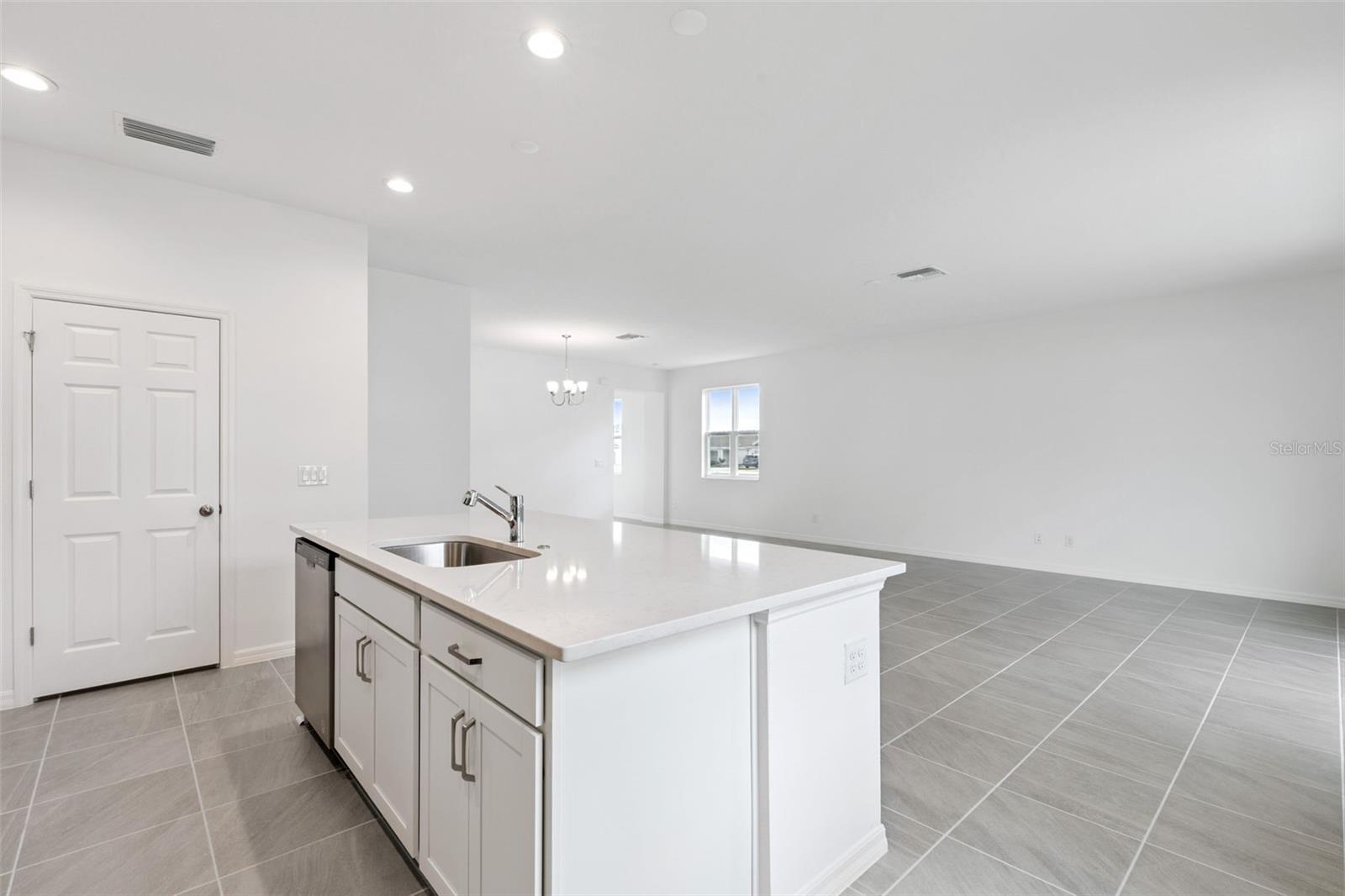 Image 11 of 39 For 7028 Rolling Leaf Road