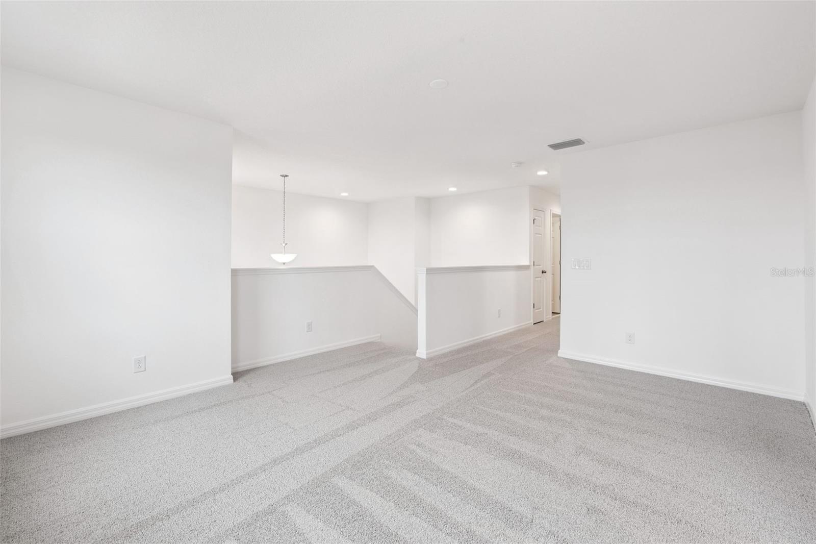 Image 16 of 39 For 7028 Rolling Leaf Road