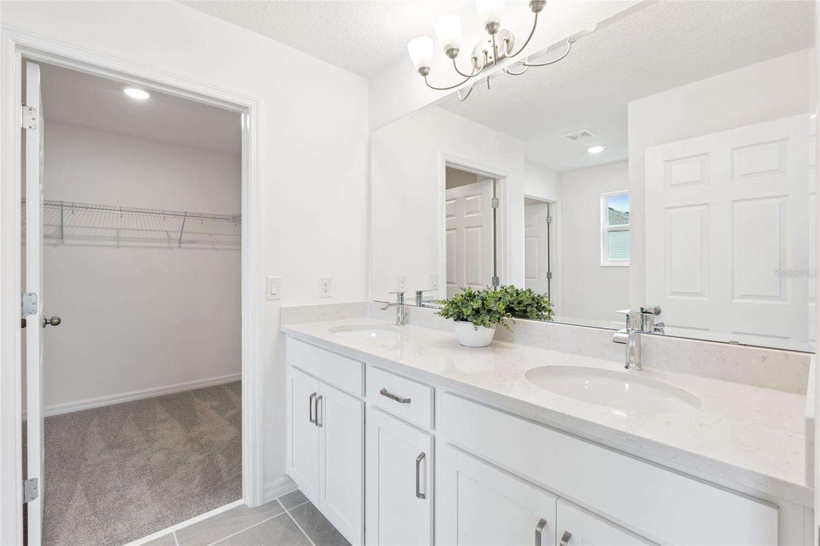 Image 21 of 39 For 7028 Rolling Leaf Road