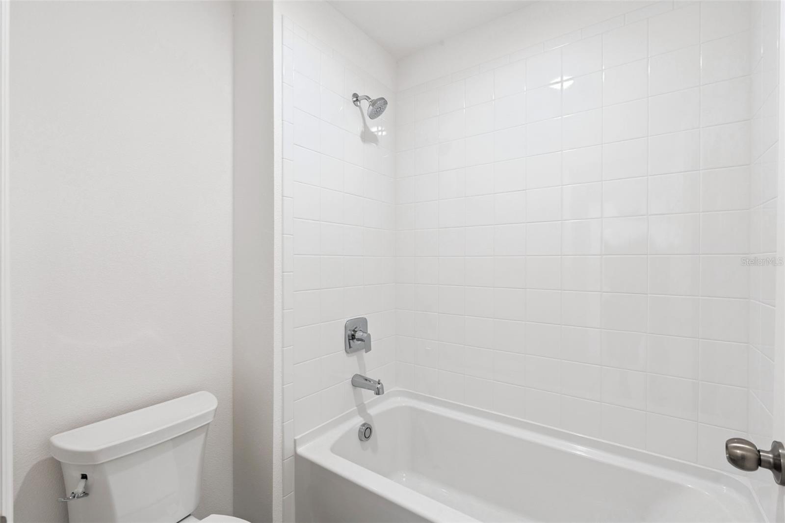 Image 33 of 39 For 7028 Rolling Leaf Road