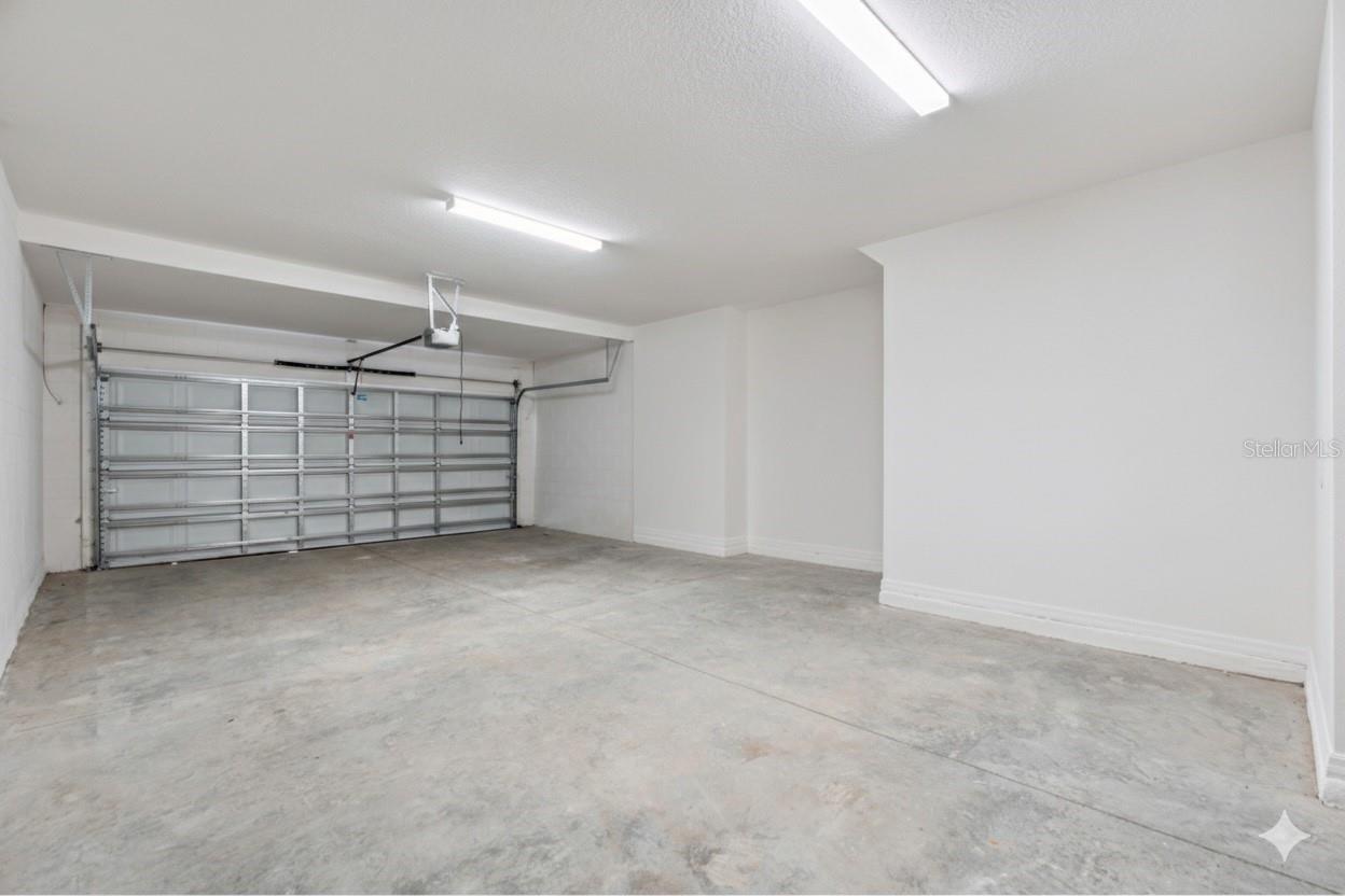 Image 34 of 39 For 7028 Rolling Leaf Road