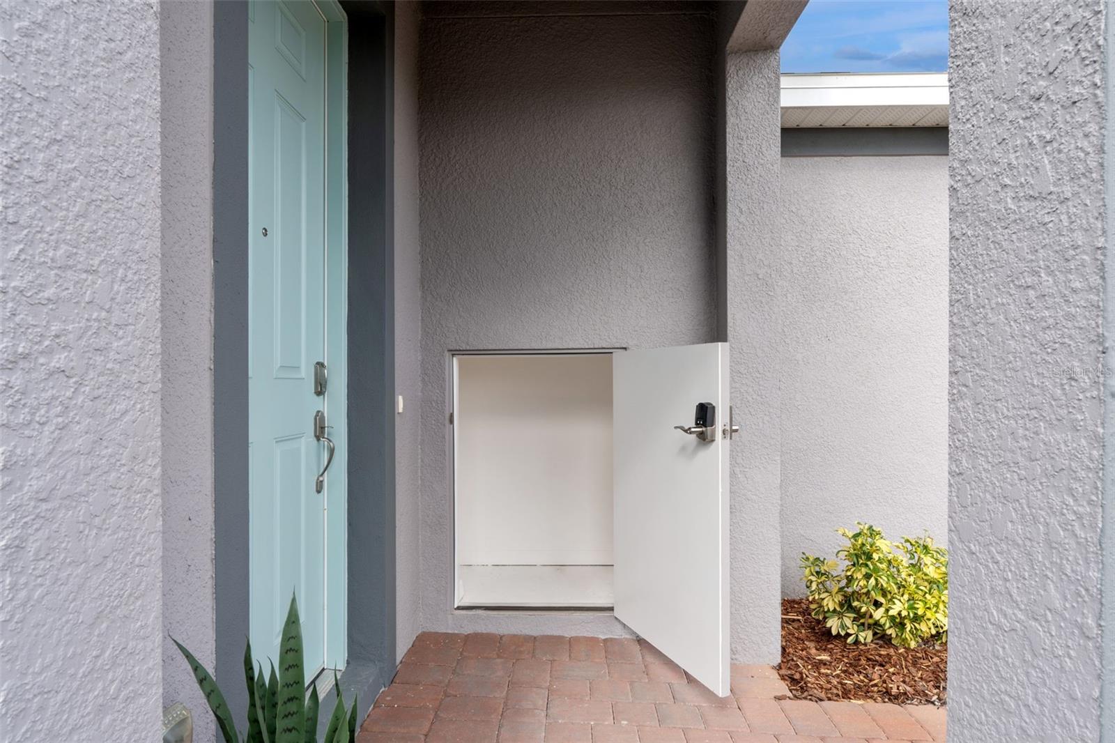 Image 4 of 39 For 7028 Rolling Leaf Road