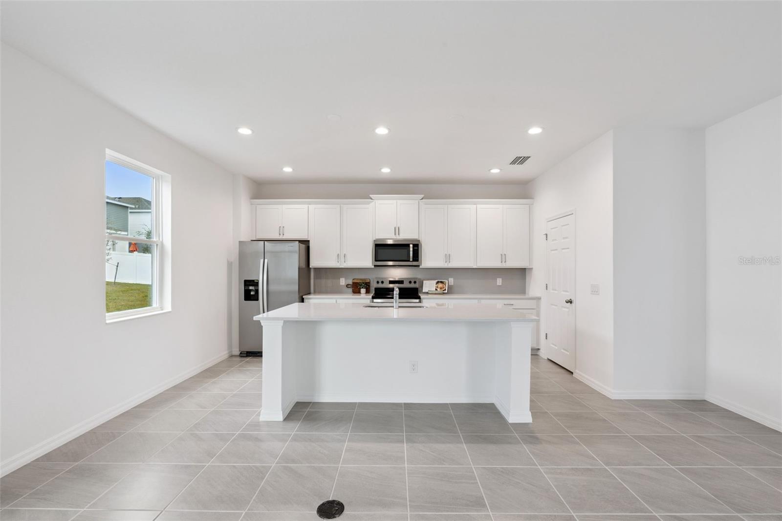 Image 8 of 39 For 7028 Rolling Leaf Road