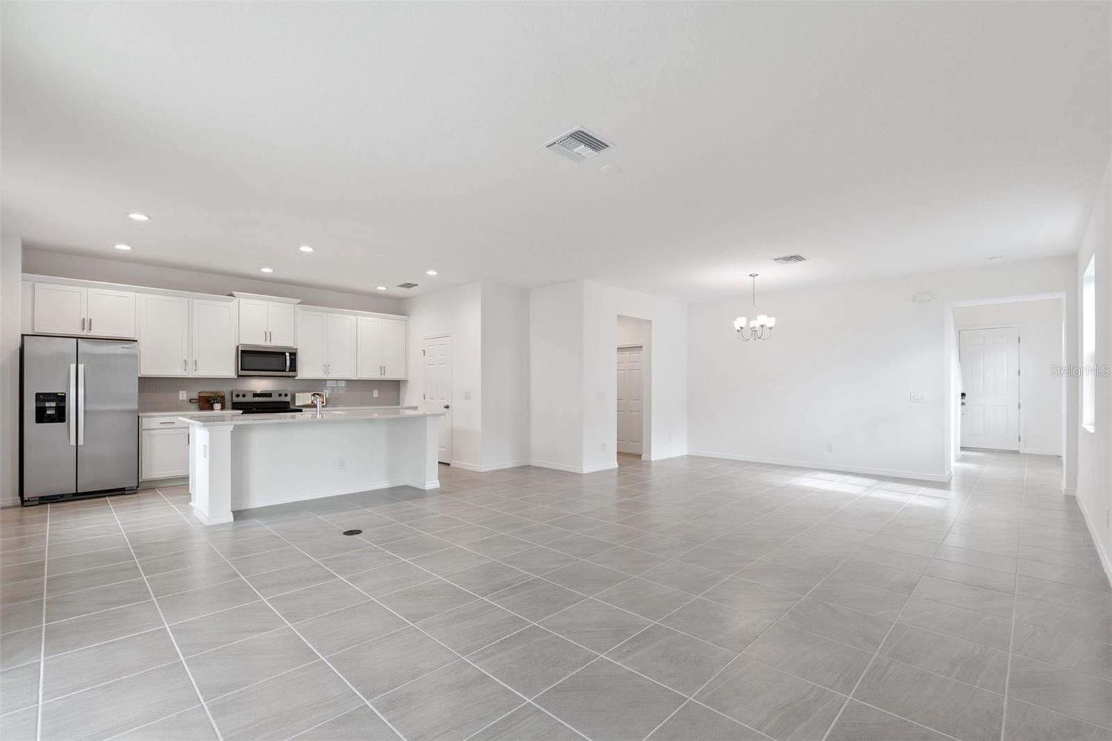 Image 9 of 39 For 7028 Rolling Leaf Road