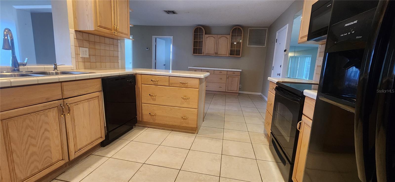 Image 6 of 15 For 6110 19th Avenue