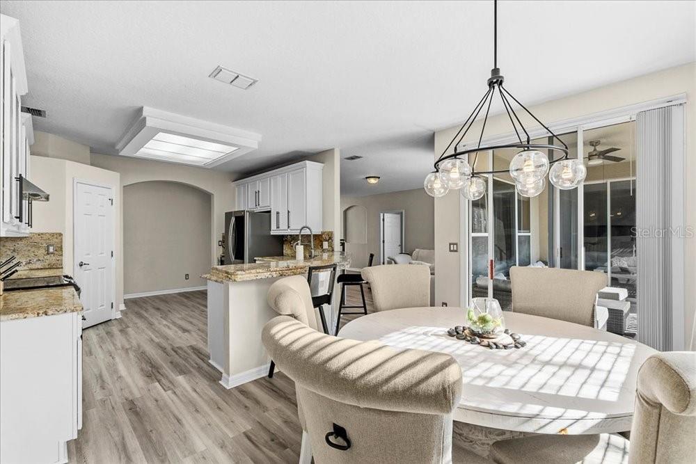 Image 12 of 40 For 1679 Grandeflora Avenue