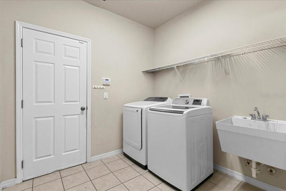 Image 23 of 40 For 1679 Grandeflora Avenue