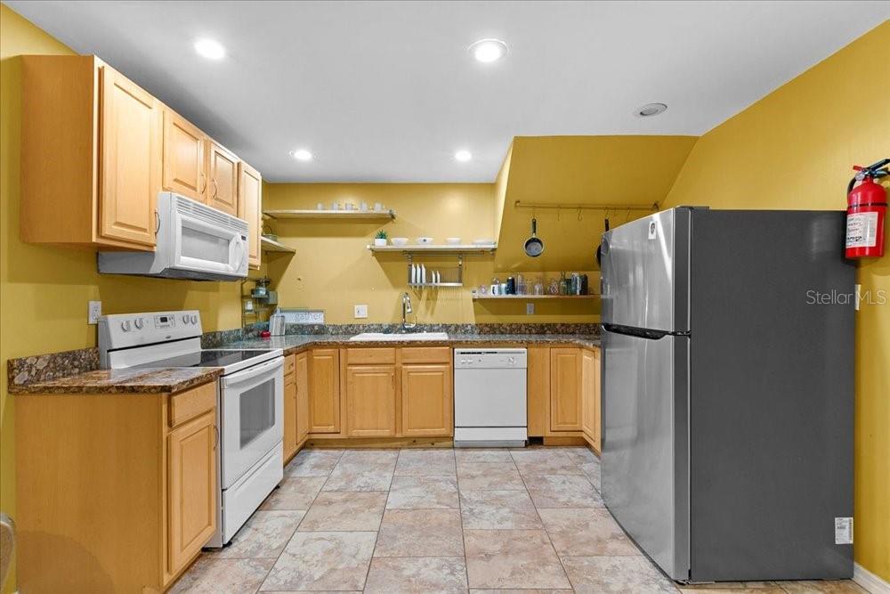 Image 26 of 40 For 1679 Grandeflora Avenue