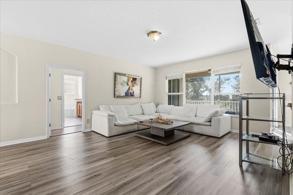 Image 6 of 40 For 1679 Grandeflora Avenue