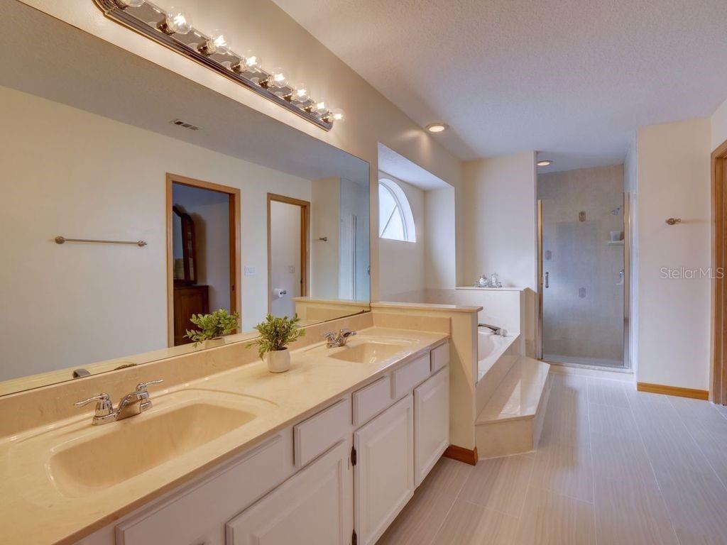 Image 22 of 39 For 4245 Lori Loop