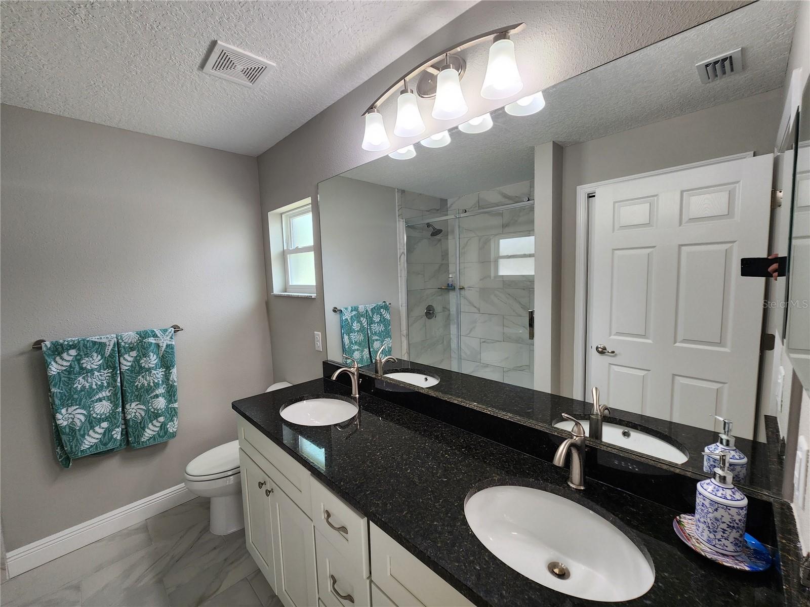 Image 12 of 19 For 270 Goldcoast Place