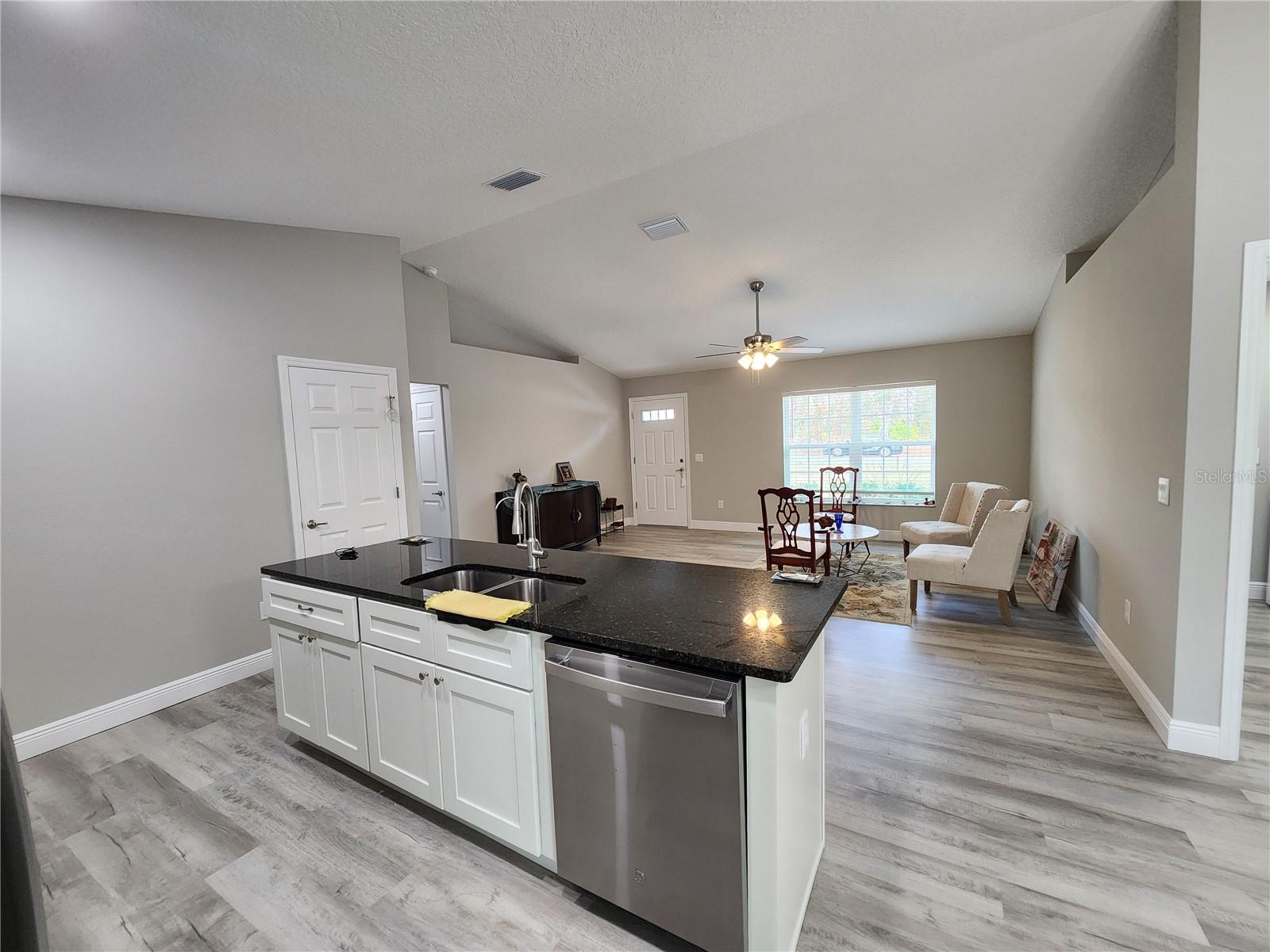 Image 8 of 19 For 270 Goldcoast Place