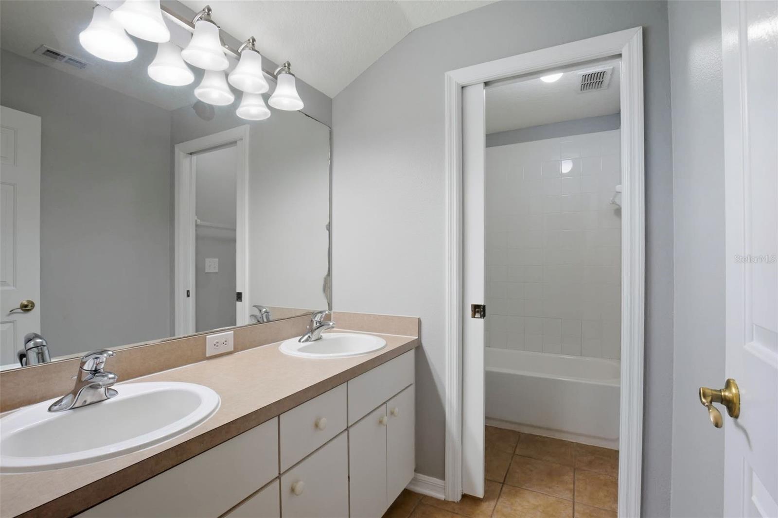 Image 38 of 50 For 6219 Gannetdale Drive