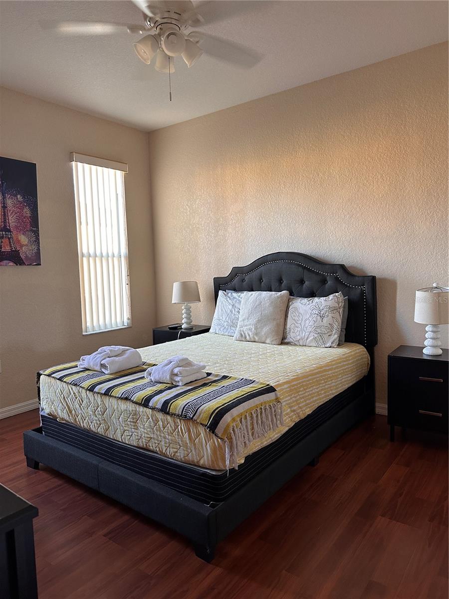 Image 19 of 49 For 141 La Mirage Street