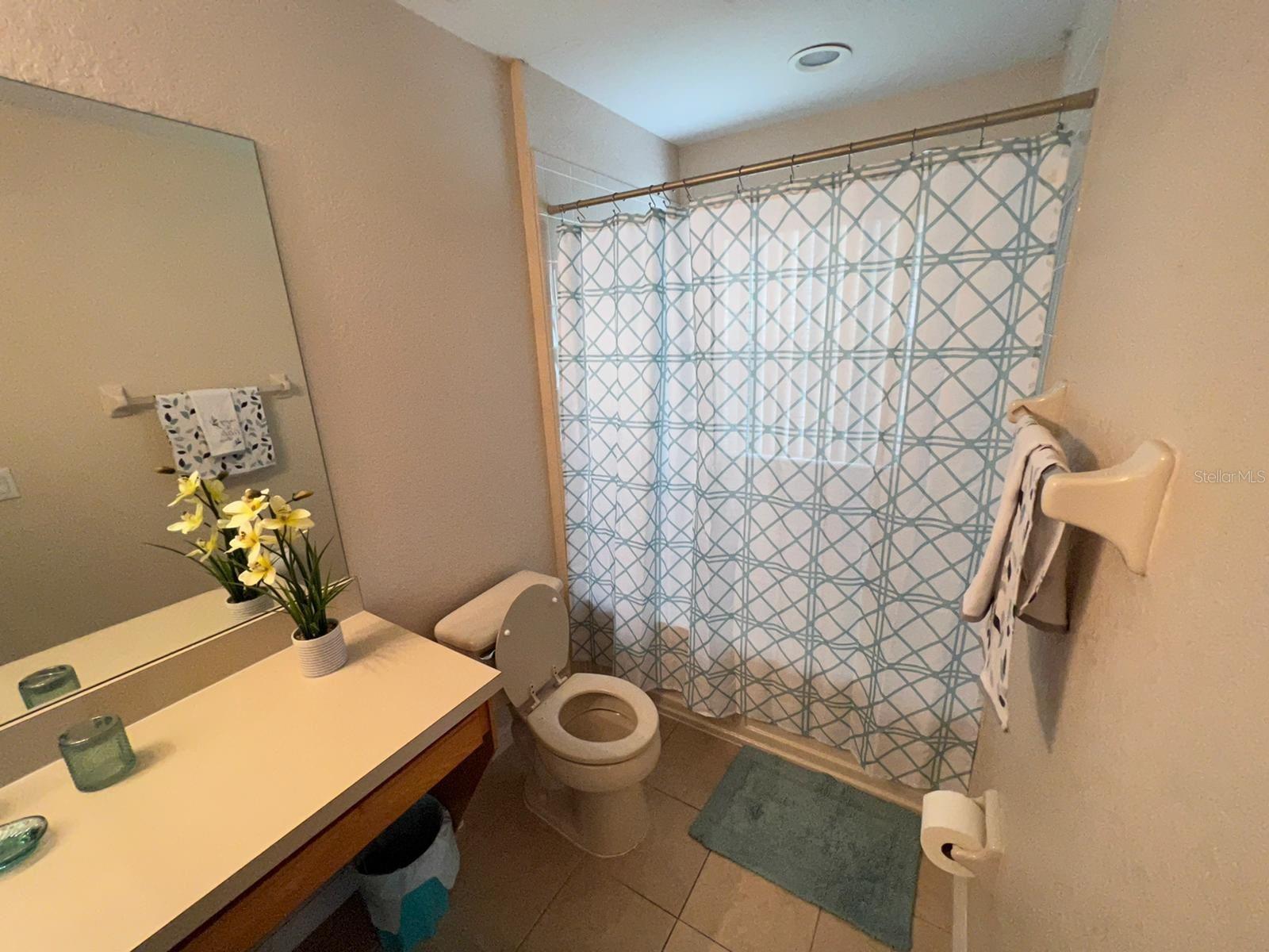 Image 22 of 49 For 141 La Mirage Street