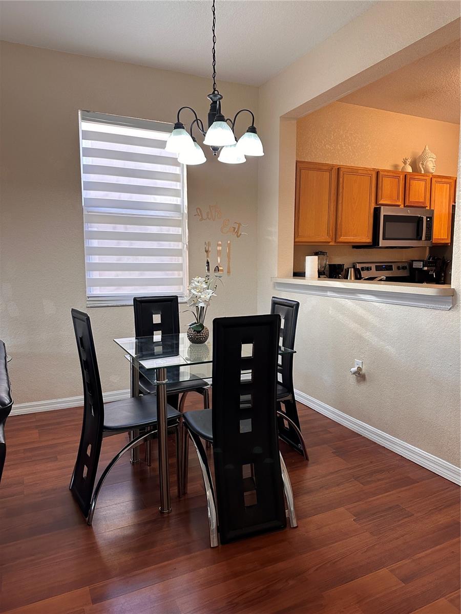 Image 4 of 49 For 141 La Mirage Street