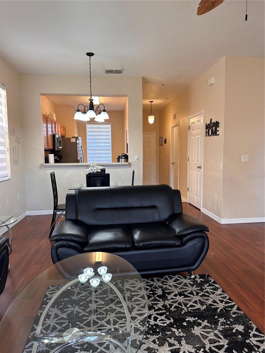 Image 5 of 49 For 141 La Mirage Street