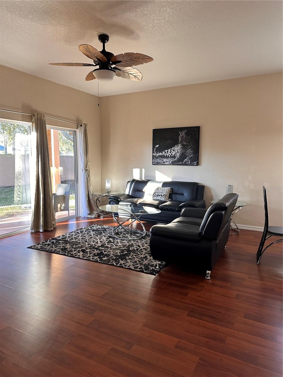 Image 7 of 49 For 141 La Mirage Street