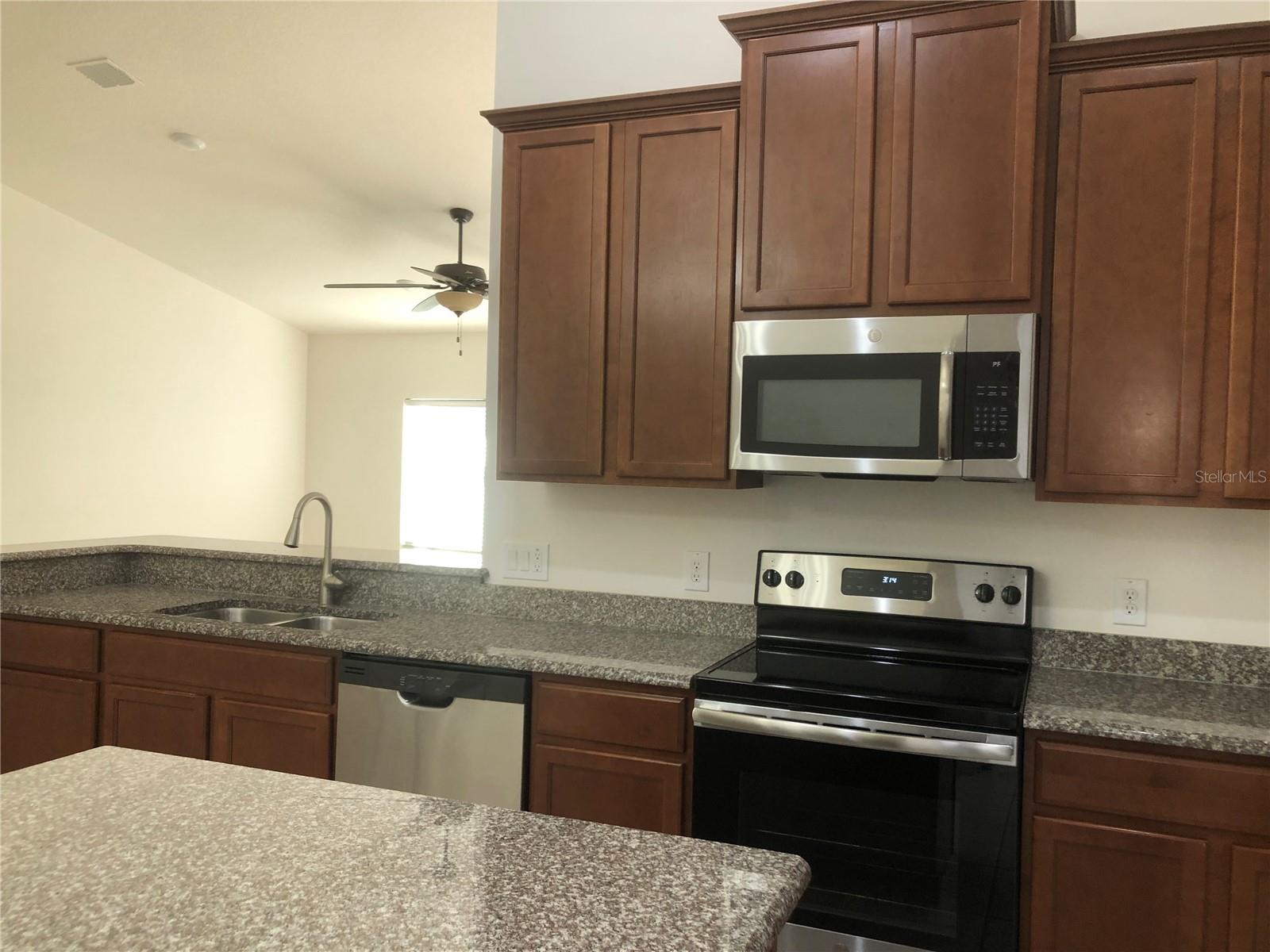 Image 5 of 24 For 3211 Silver Fin Way