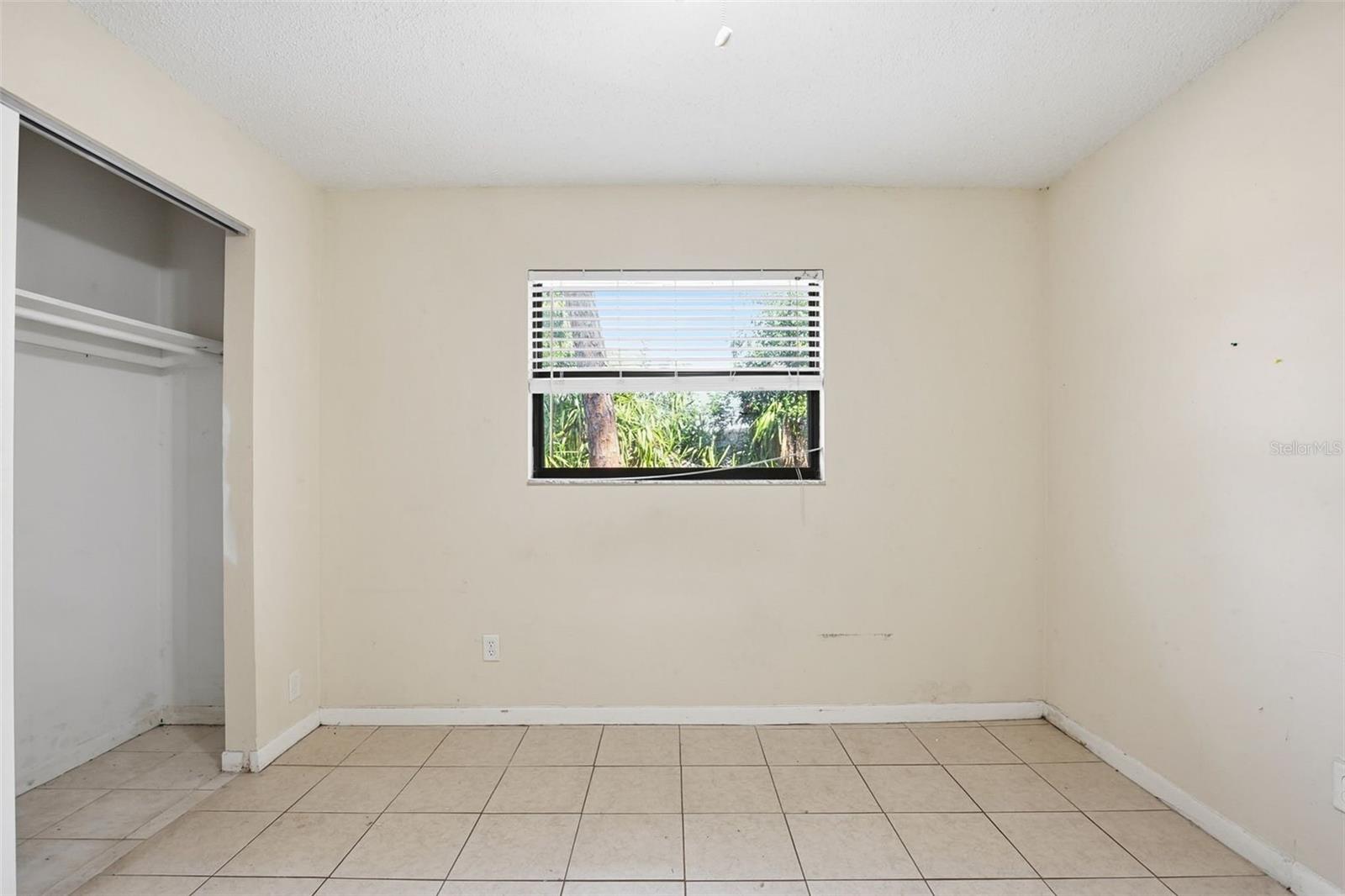 Image 10 of 32 For 1077 40th Avenue Ne