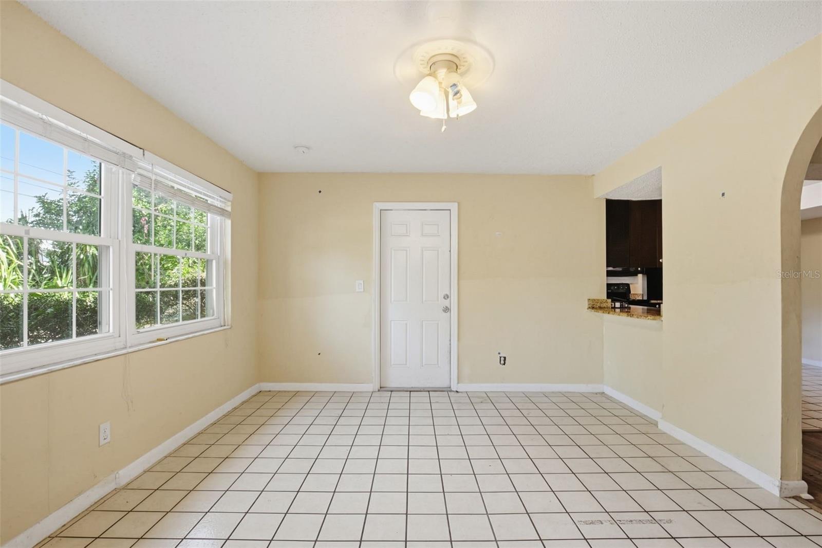 Image 18 of 32 For 1077 40th Avenue Ne