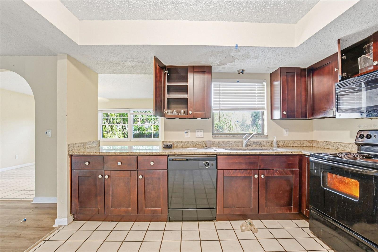 Image 21 of 32 For 1077 40th Avenue Ne