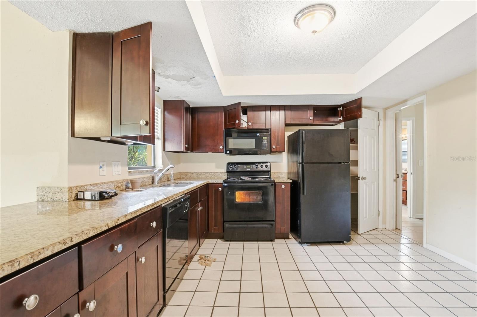 Image 23 of 32 For 1077 40th Avenue Ne