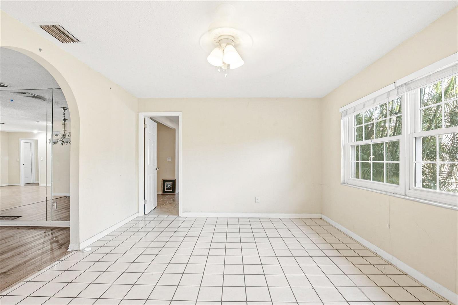 Image 25 of 32 For 1077 40th Avenue Ne