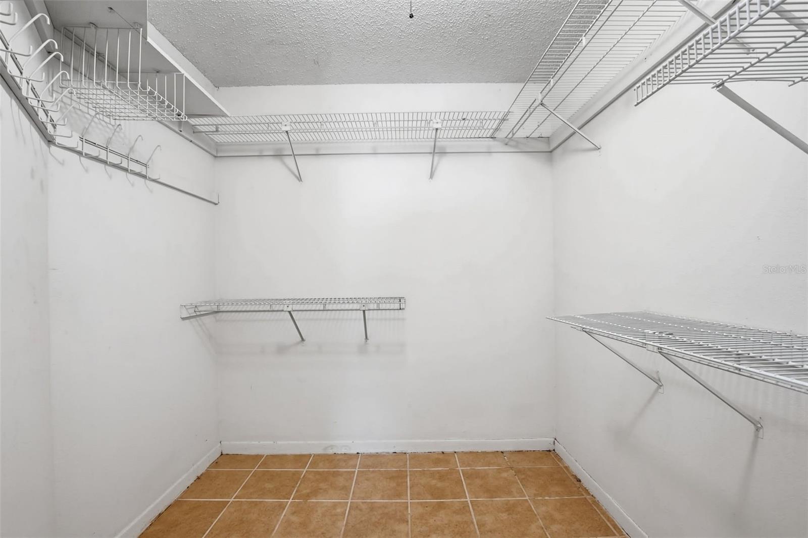 Image 5 of 32 For 1077 40th Avenue Ne