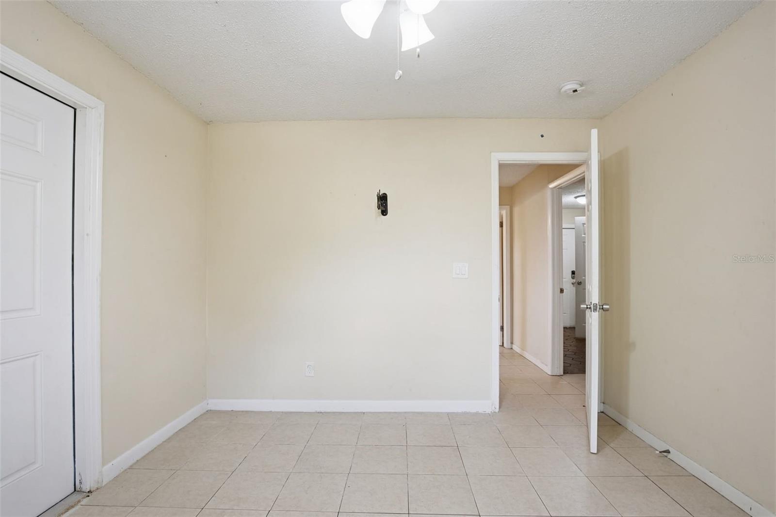 Image 8 of 32 For 1077 40th Avenue Ne