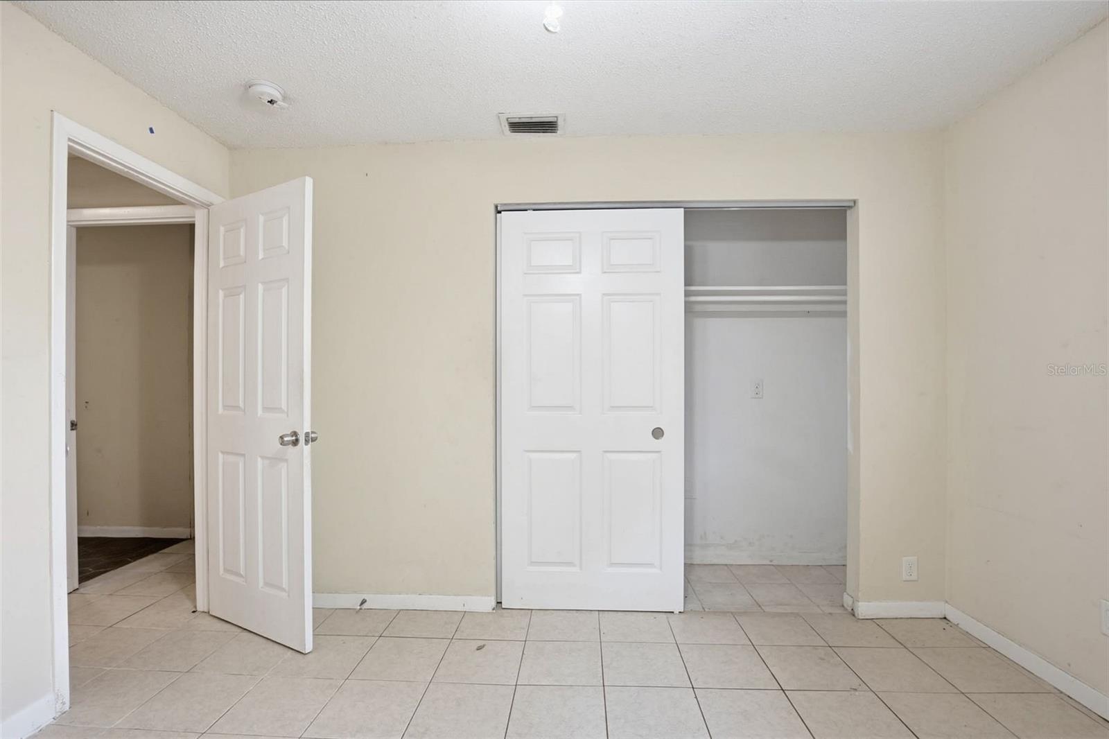 Image 9 of 32 For 1077 40th Avenue Ne