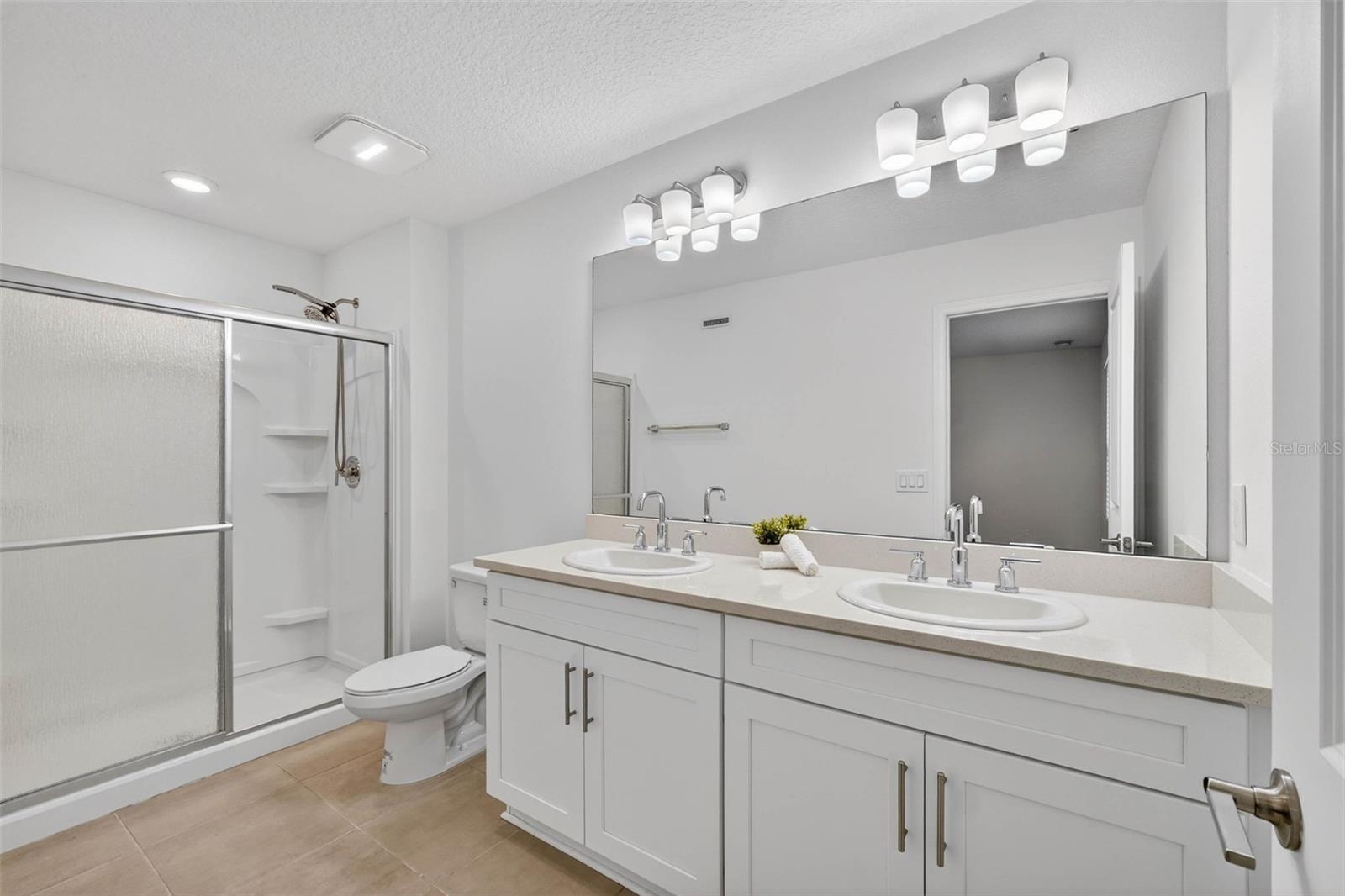 Image 25 of 45 For 3583 Davenport Creek Court