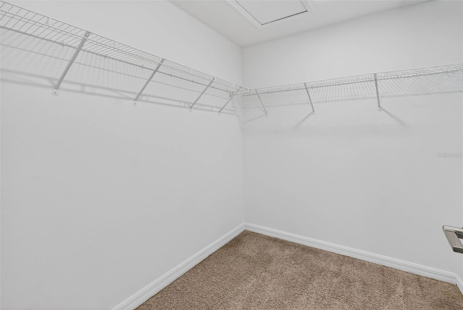 Image 27 of 45 For 3583 Davenport Creek Court