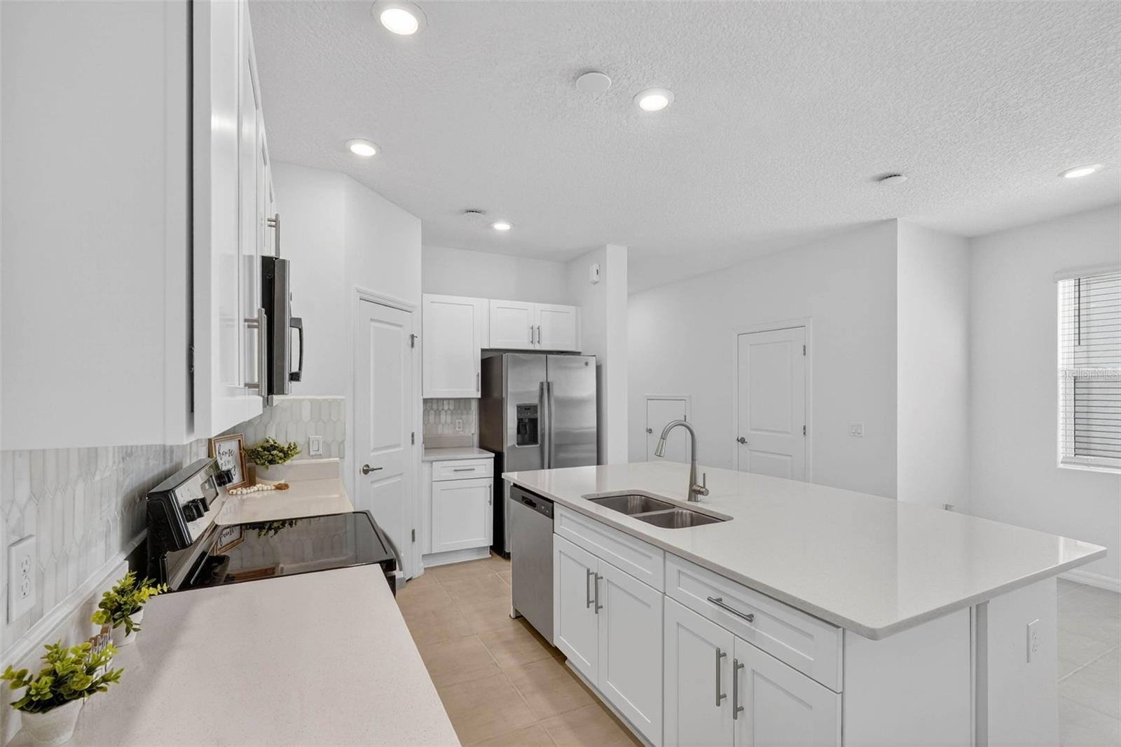 Image 9 of 45 For 3583 Davenport Creek Court