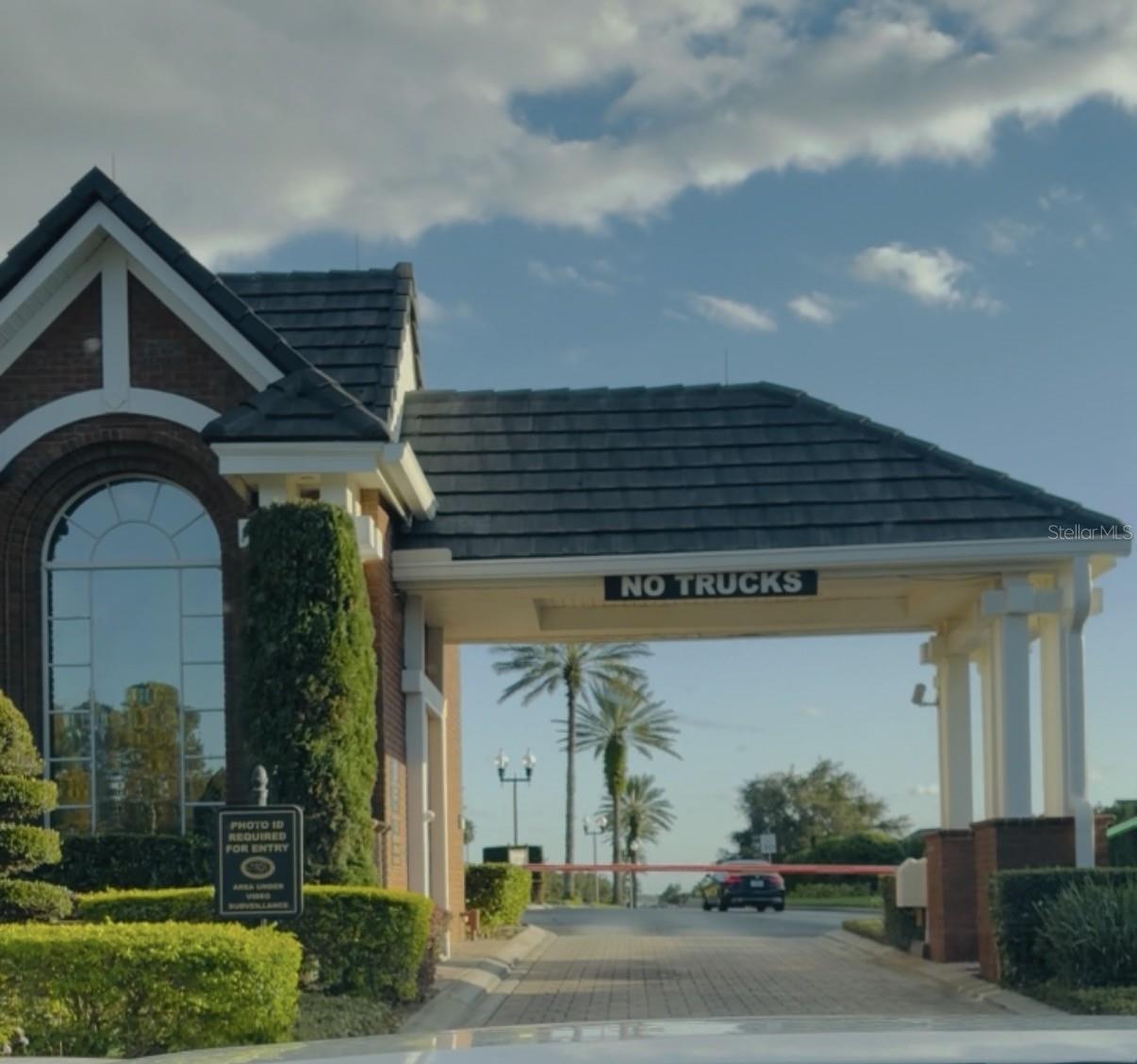 Image 2 of 24 For 13565 Fountainbleau Drive