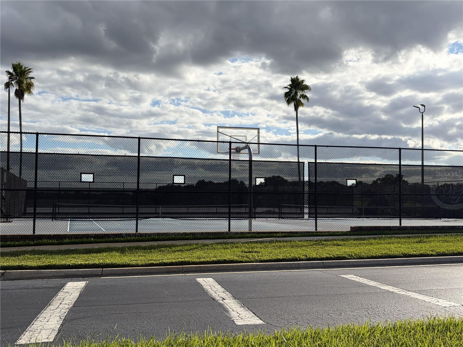 Image 22 of 24 For 13565 Fountainbleau Drive