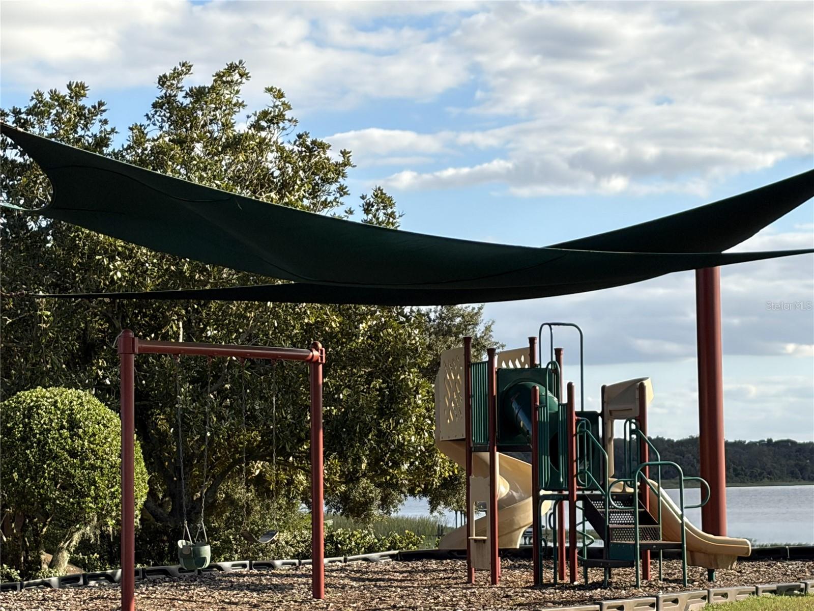 Image 23 of 24 For 13565 Fountainbleau Drive