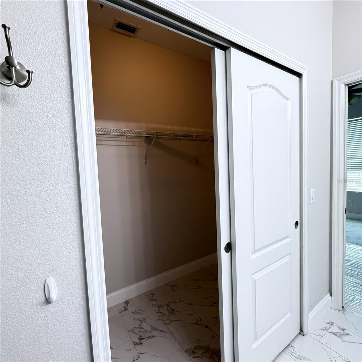 Image 8 of 24 For 13565 Fountainbleau Drive