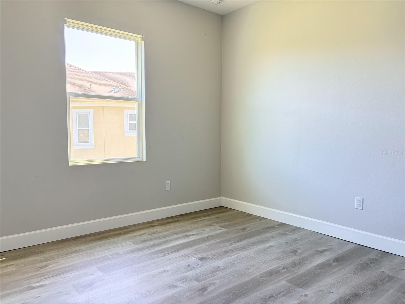 Image 9 of 24 For 13565 Fountainbleau Drive