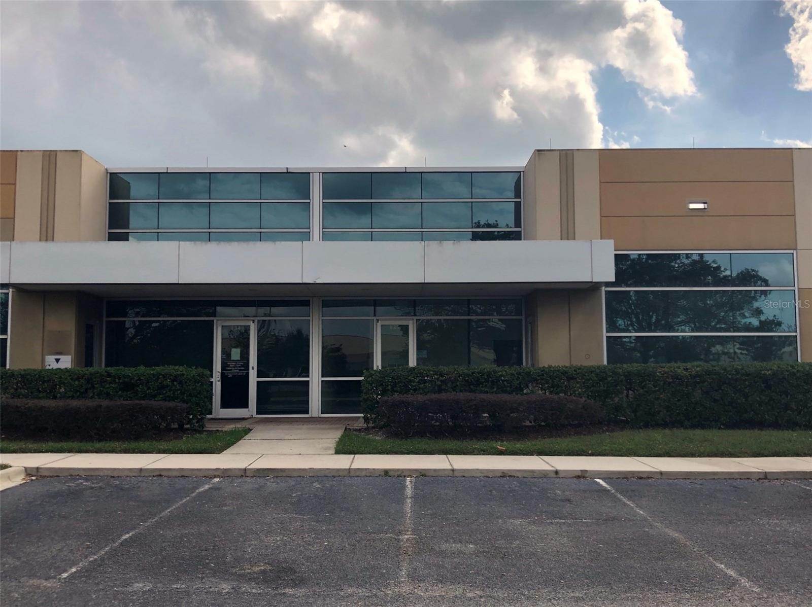 Image 2 of 39 For 10967 Lake Underhill Road 135