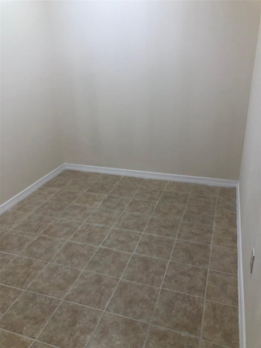 Image 30 of 39 For 10967 Lake Underhill Road 135